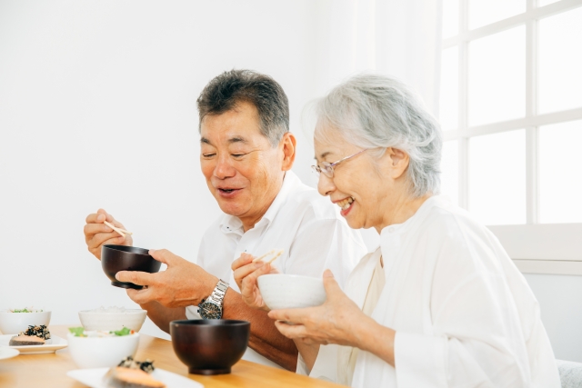 日本人の男女平均寿命は上がってるけど高齢化率も上がってるんです！